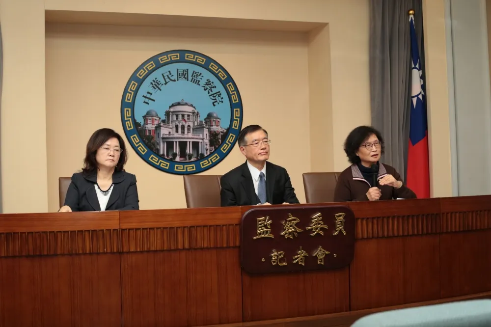  F-16戰機撞山飛官吳彥霆殉職　攔管官等5人地障認知錯誤遭彈劾  