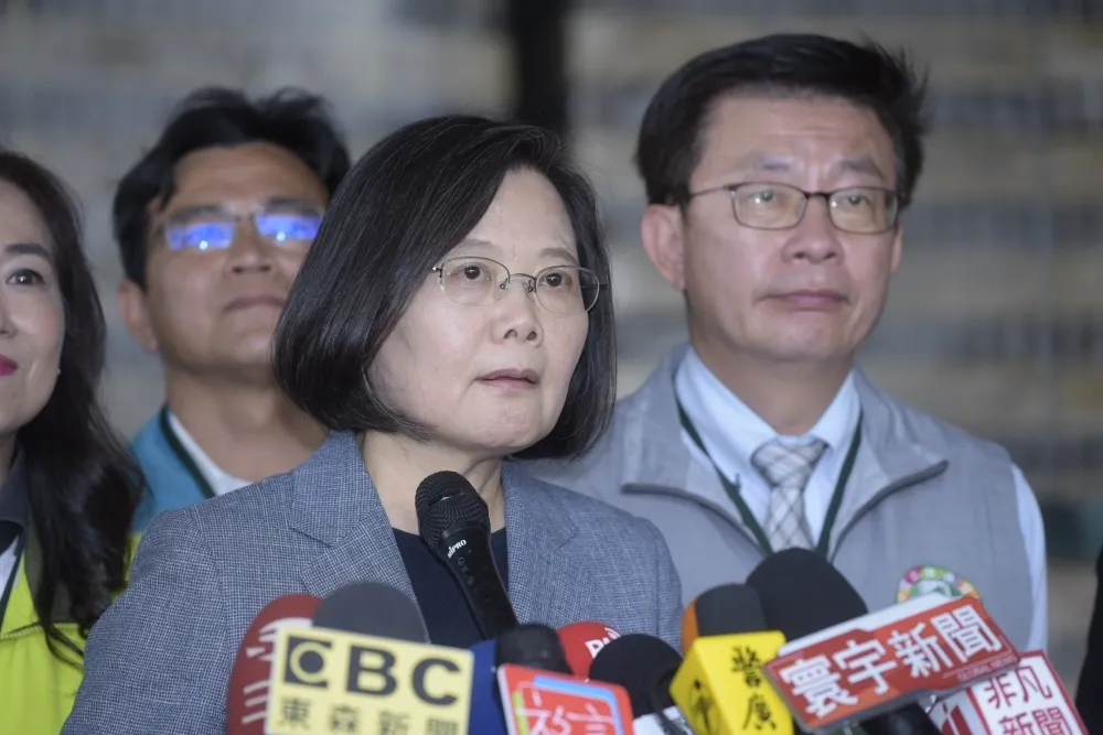 國台辦控阻撓第二波台商包機　蔡英文回擊：隨時可出發接國人返台