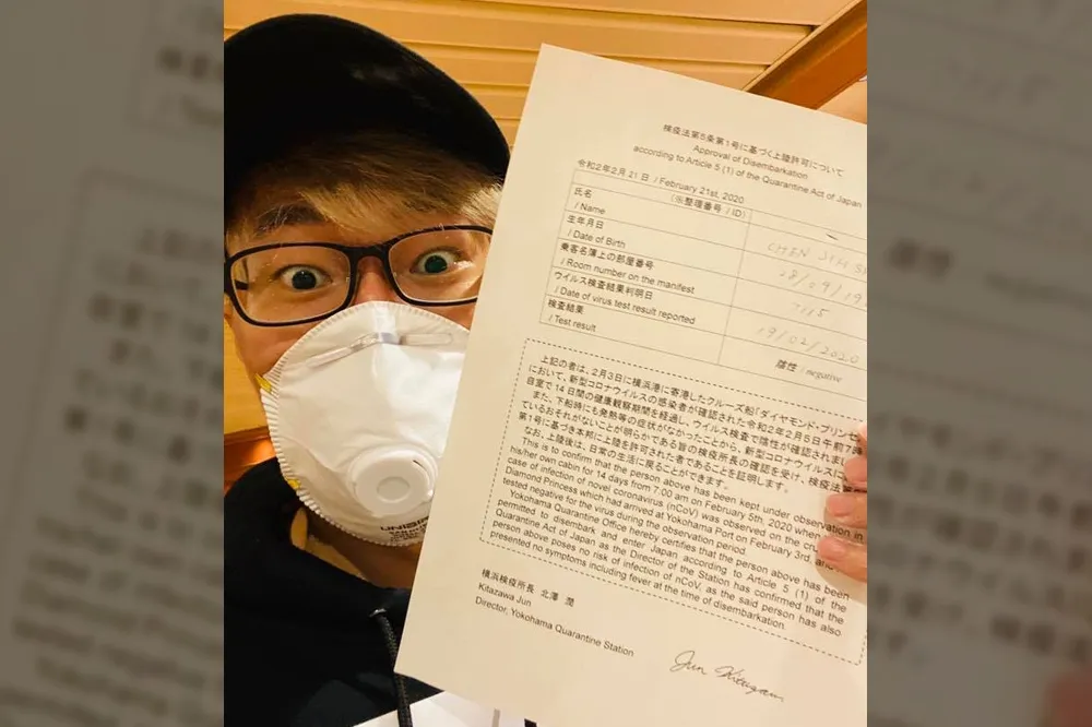 鑽石公主號台籍魔術師拿到合格上機檢驗書　興奮稱「比大學放榜還開心」