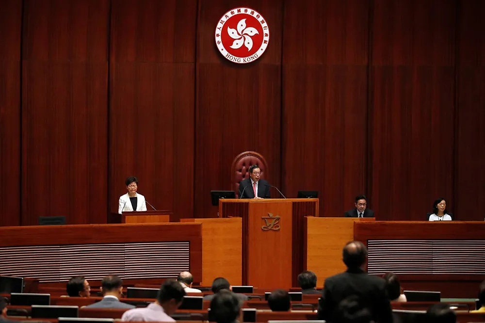 【武漢肺炎】香港立法會通過1840億台幣抗疫預算　全民津貼紓困卻遭否決