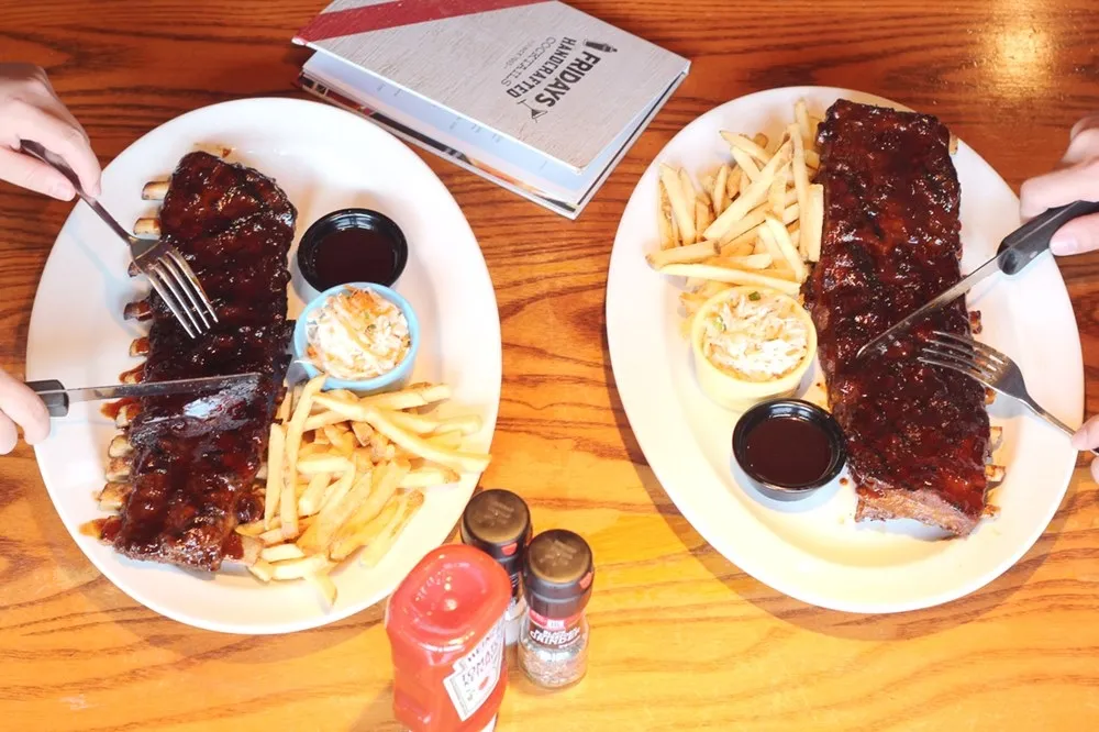 228 連假吃肉約起來！TGI FRIDAYS 豬肋排買一送一、Texas Roadhouse 德州鮮切牛排第二客半價