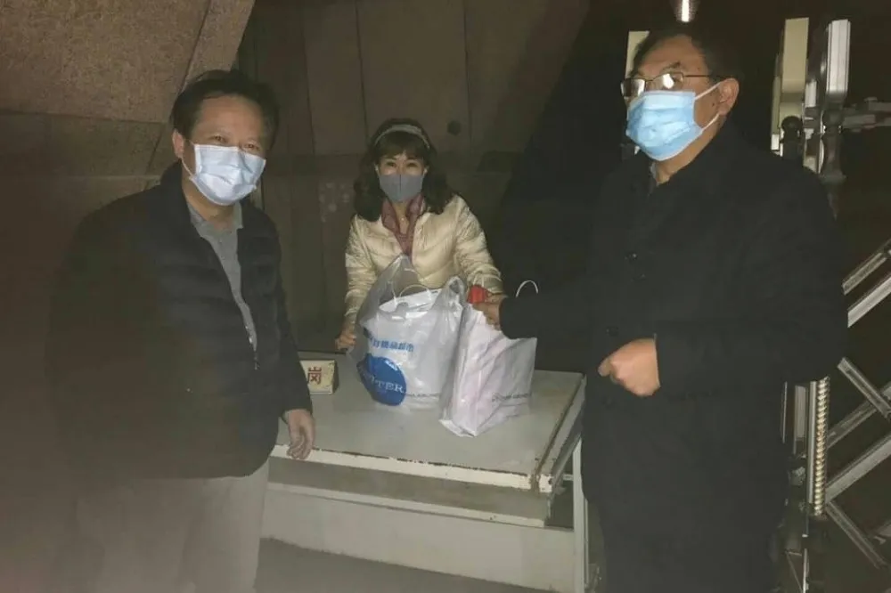 滯留湖北血友病患22:40抵台　陳時中：已安排1名護理師協助