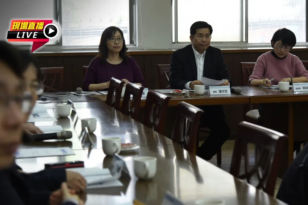 【直播】 教育部長潘文忠　視察學校防疫整備情形
