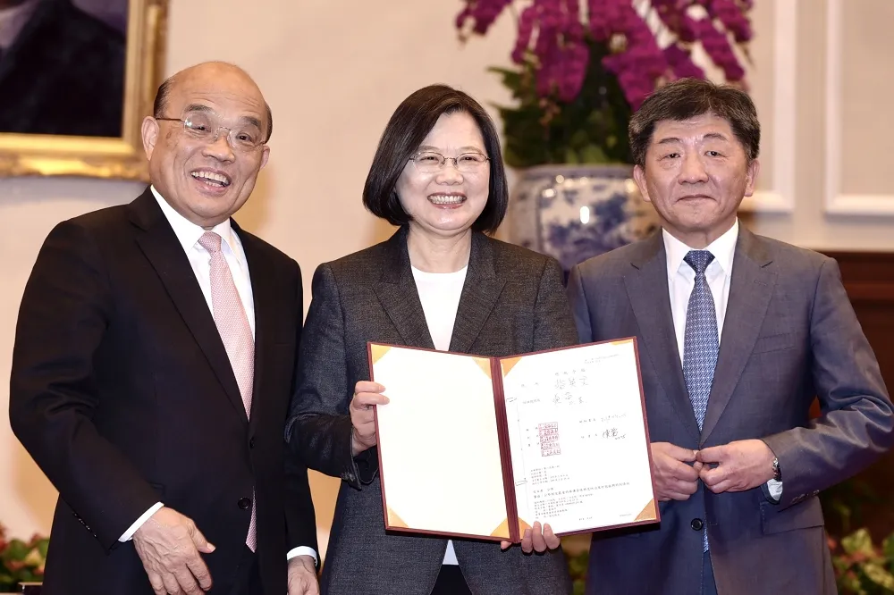 蔡英文速簽「紓困條例」 　感謝朝野政黨攜手合作