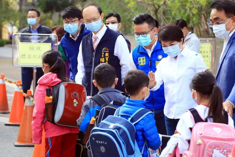 開學日防疫到位　台中市府發送愛心口罩