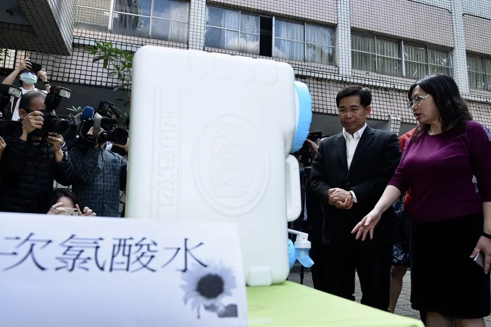【武漢肺炎】一張圖了解各式消毒液用法！「次氯酸水」不能噴灑於人體　恐誘發氣喘發作、增加肺癌機會