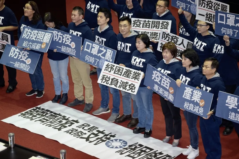 投錯院長、口罩扯內褲被罵爆　國民黨團重整戰略扳回顏面
