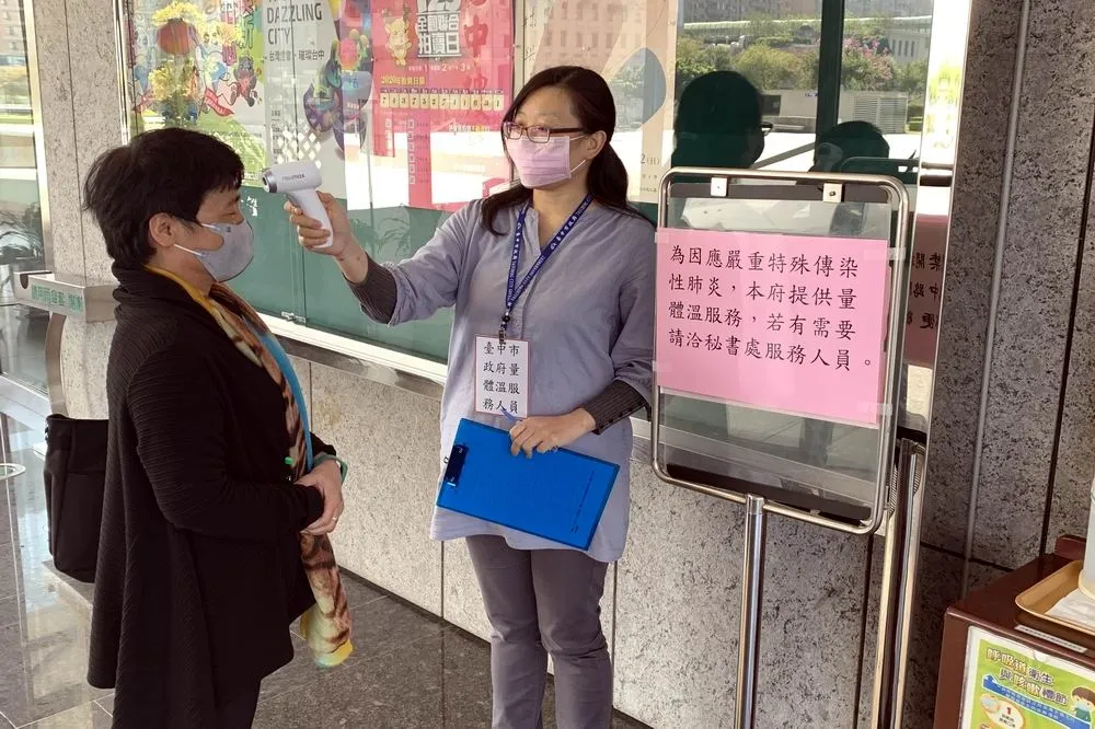 加強防疫　中市市政大樓限制出入口進出社區大學延後開課