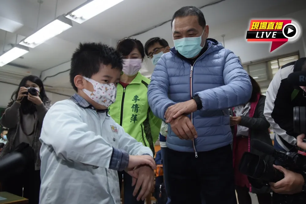 【直播】開學拚防疫　侯友宜視察三重國小通學廊道