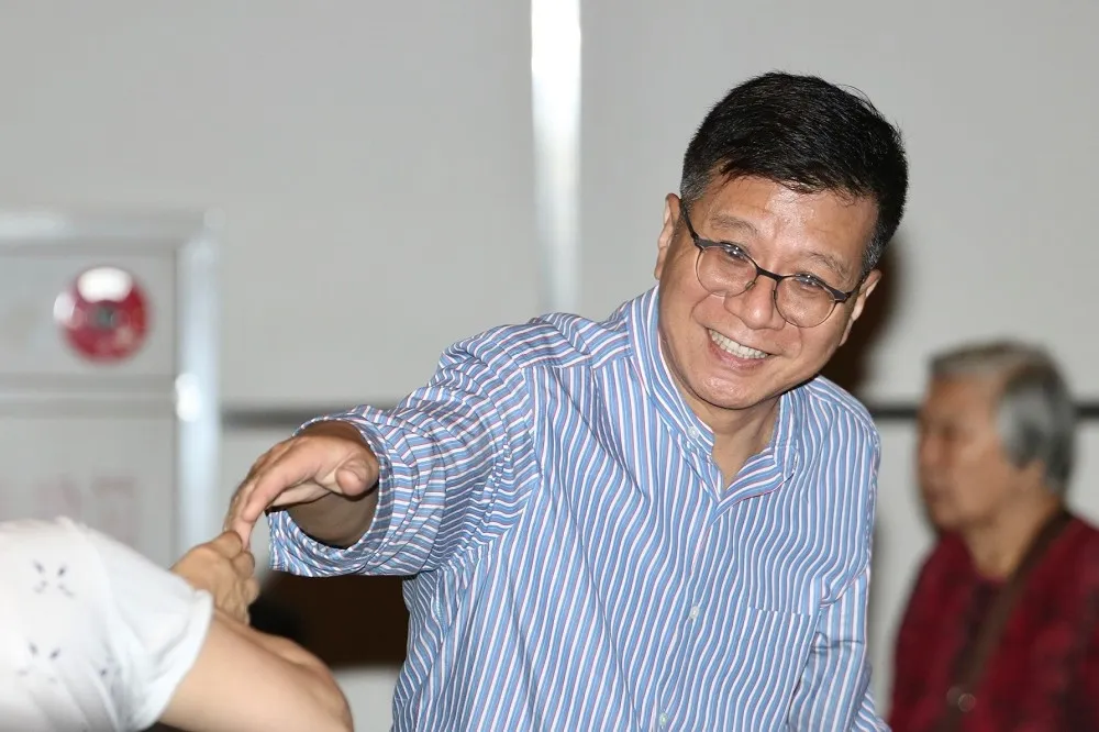 潘懷宗　鍾南山轉移視線無助習近平洗白