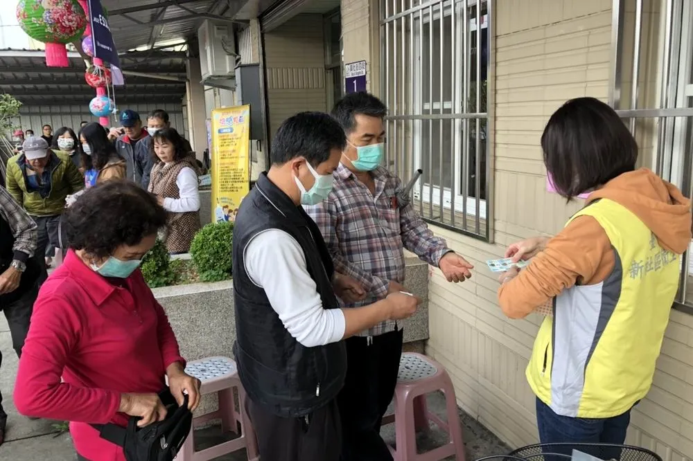 台中市30家衛生所設口罩「得來速」窗口便利購買
