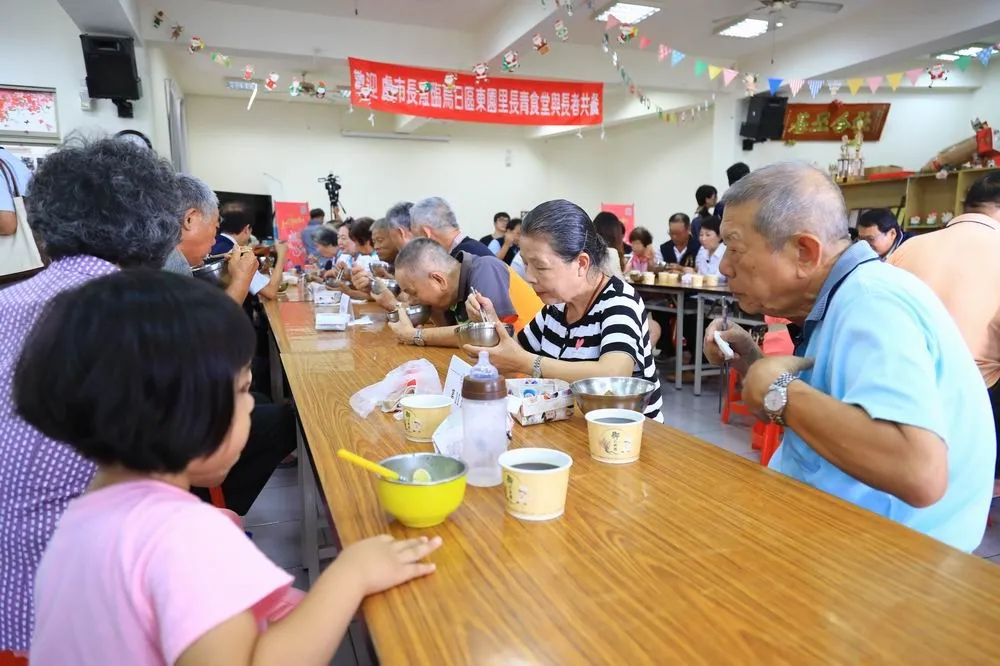 兼顧防疫與社區關懷　中市續辦關懷據點共餐服務