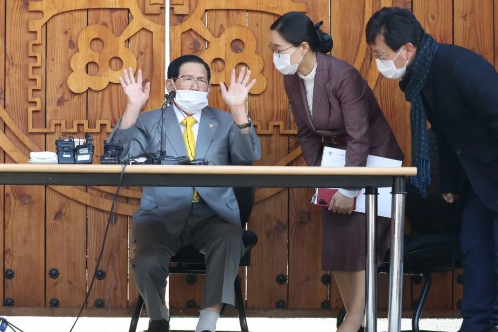 【武漢肺炎】南韓新天地教主捐3億台幣遭拒　大邱市長不滿：教徒仍在阻撓防疫