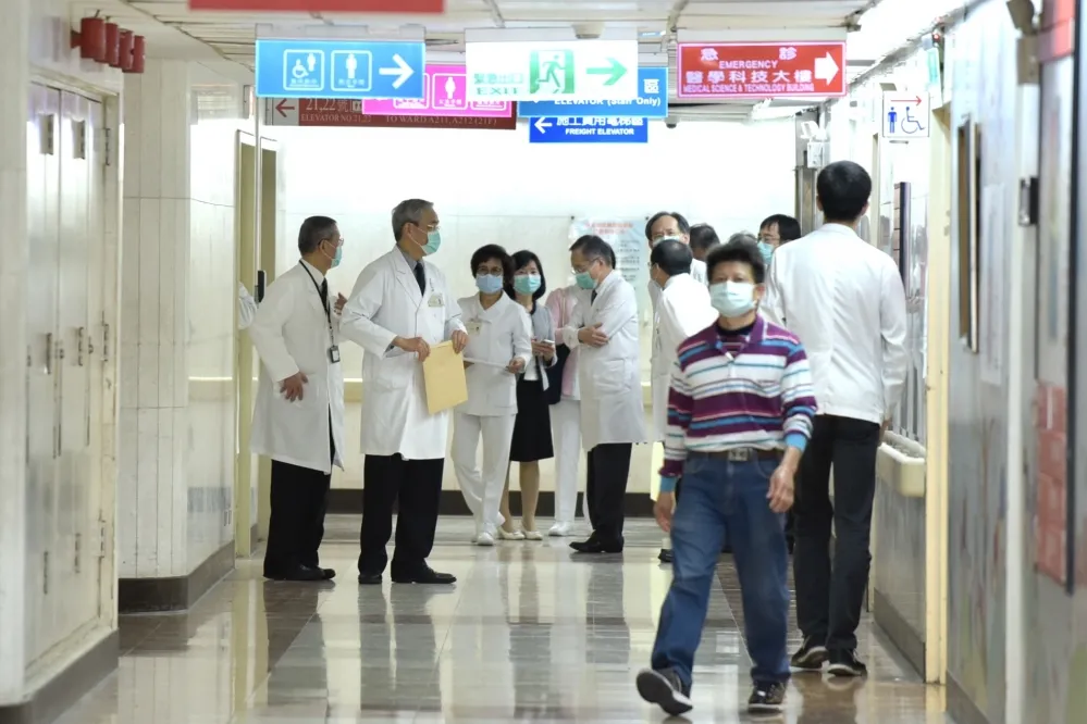 防疫升級！北榮一般病房9日起探病1天減為1次　須查旅遊史