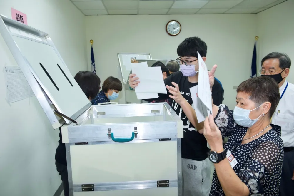 【直播】國民黨主席補選、中常委改選開票　投票率約2成