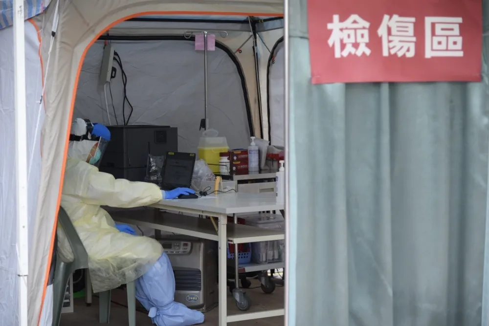 【15分鐘揪武肺】「車做出來不一定能跑」　台大醫黃立民：別把快篩當作武器