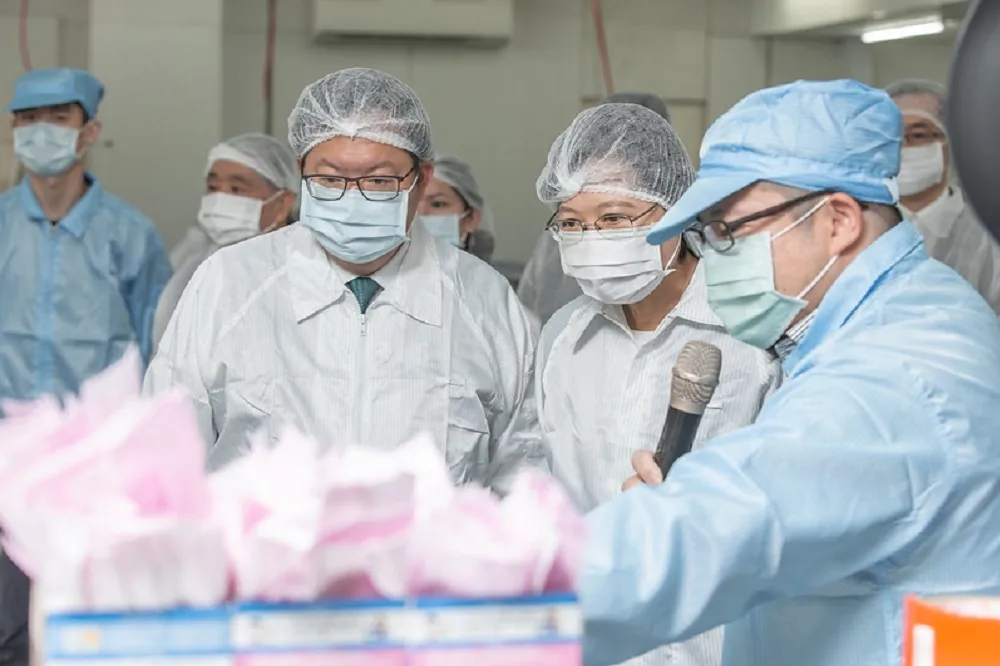 【口罩與它們的產地】工具機業者「燃燒挺台」　25天打造60條生產線