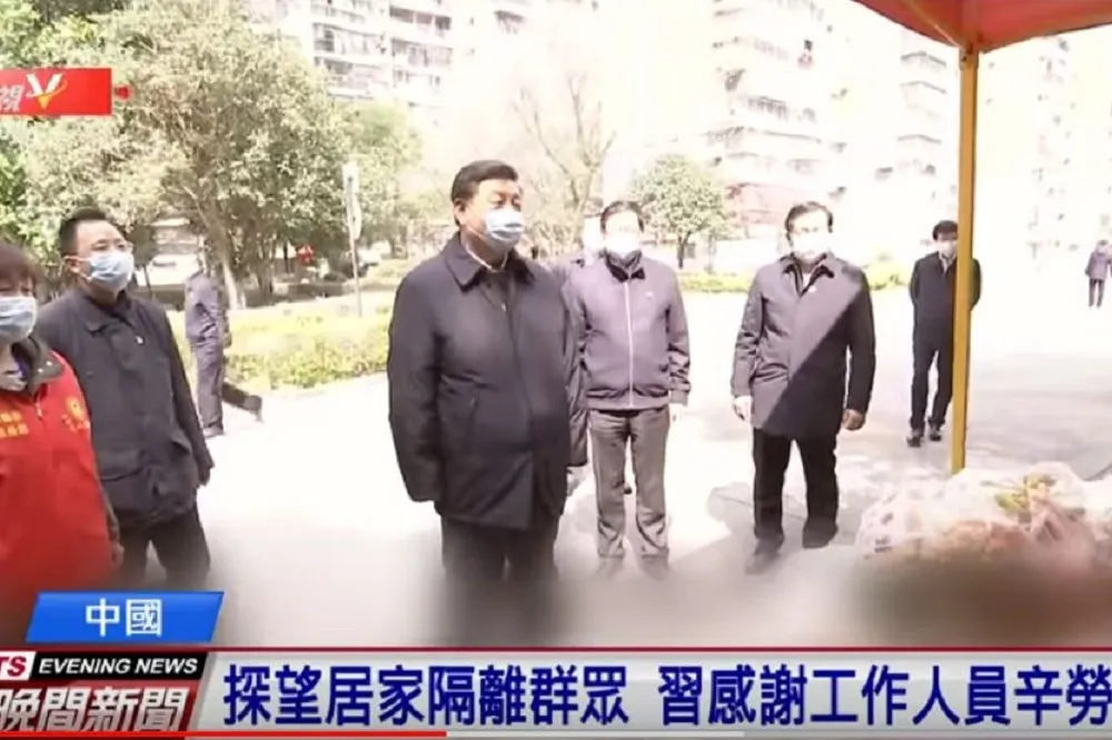 把一場作假的武漢視察演得像真的一樣