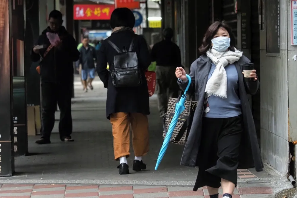 各地陰沉有雨周六下午轉乾冷　16日回溫有望一周都是好天氣