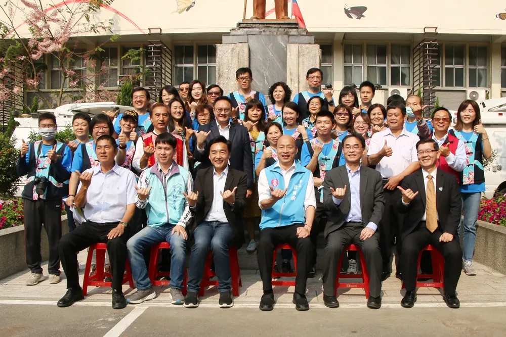 【影片】六龜幸福公車小黃啟動　韓國瑜：這我們應該做的