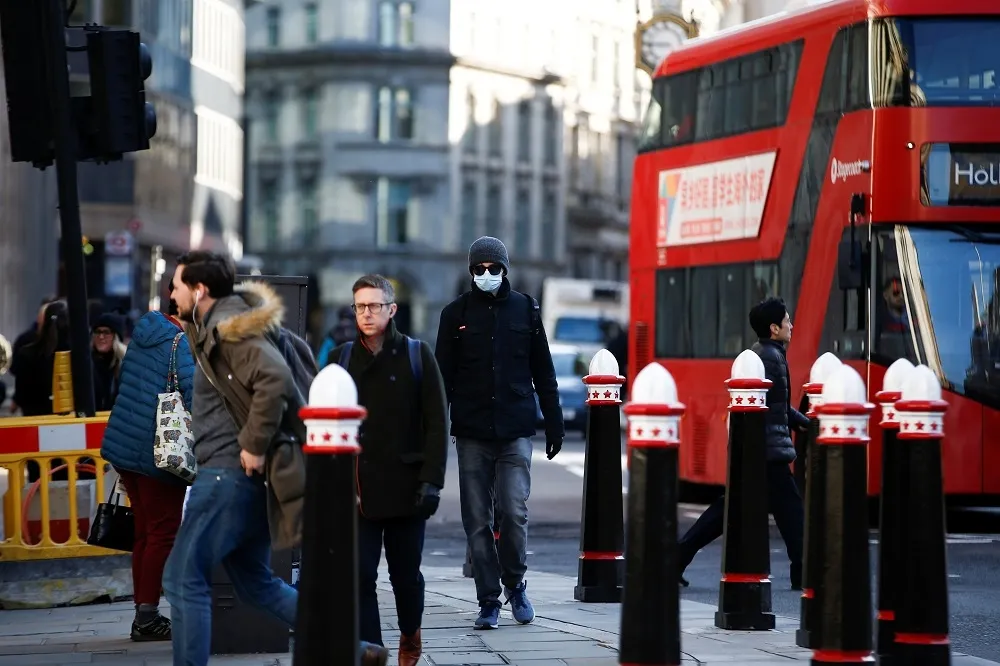 【武漢肺炎】英國政府密件驚人曝光：估全國八成人口感染、790萬人住院治療