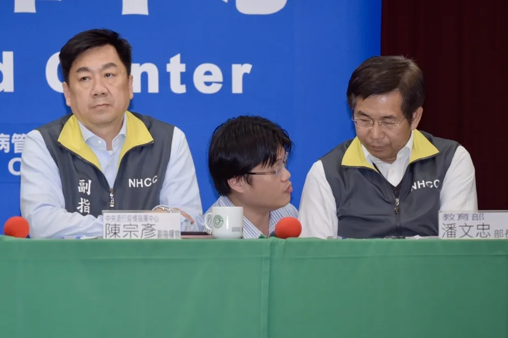 【累計108例】新增「7境外＋1本土」確診　第2批包機1發燒者檢驗中