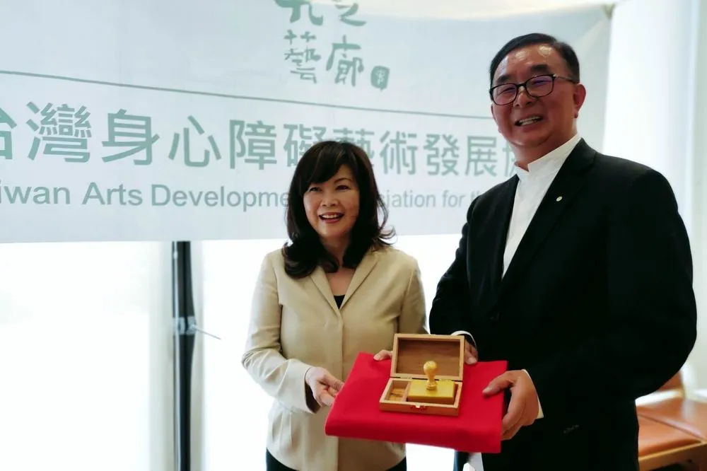 龍寶建設張麗莉麗明營造吳春山　攜手讓公益不因疫情按下暫停鍵