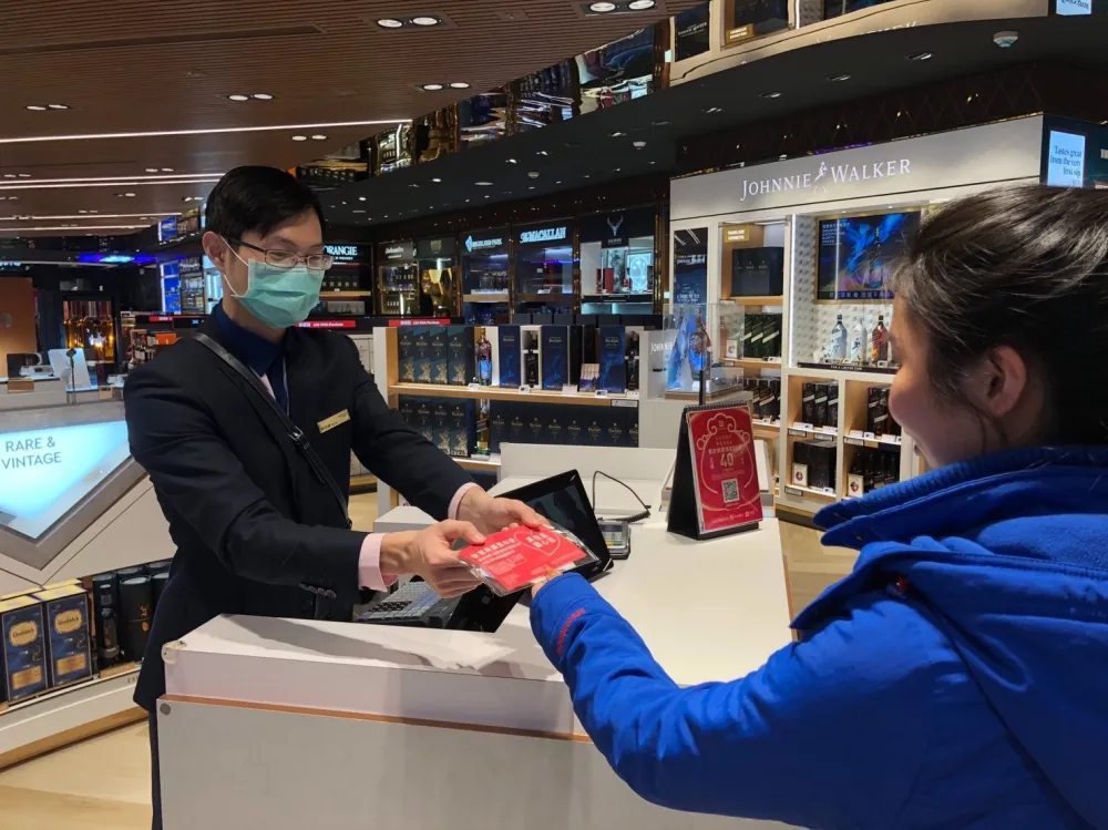 【入境防疫升級】機場免稅店21日起可買口罩　每次限購3片50元