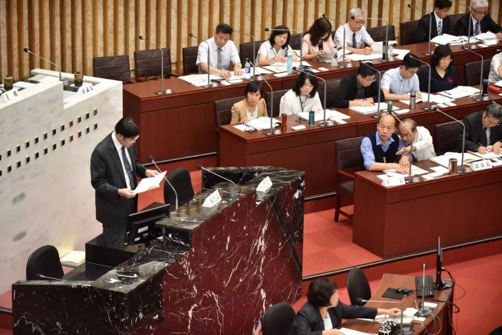 藍高市議會「治瘟疫＞戰罷韓」　仍有鷹派想反擊連署偷跑