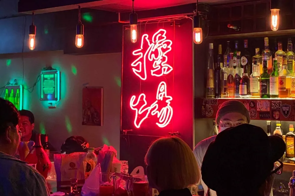 【獨家】夜店、酒吧、KTV等室內營業場所　衛福部擬「全面禁菸」違者罰1萬