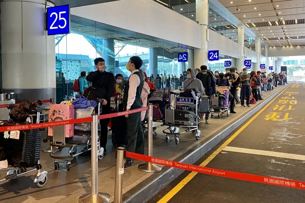 【20~29歲最多】台灣年輕人確診率高　張上淳：自助旅遊、留學所致