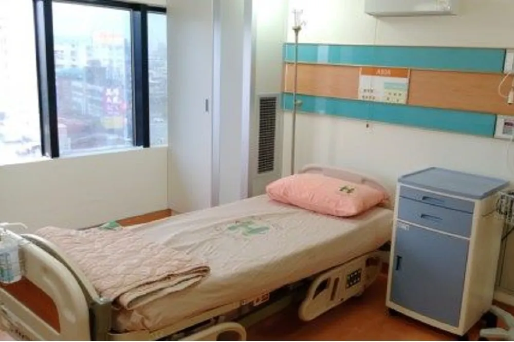 居家隔離女稱被迫自費住負壓病房　高市衛生局駁：不是有錢就買的到