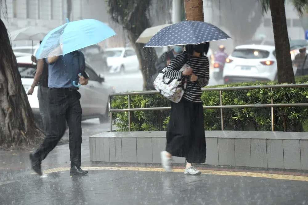 【台東超大豪雨】累計最大降雨量破250毫米　北北基跟其他6縣市「大雷雨」