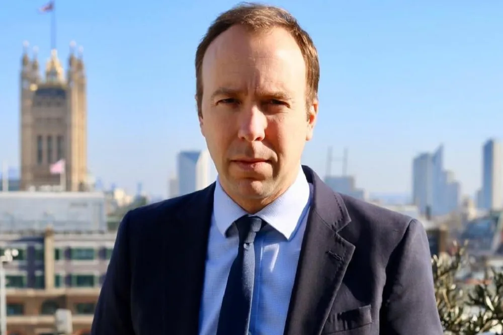 兩小時前首相強森才宣布確診　英國衛生大臣也中鏢