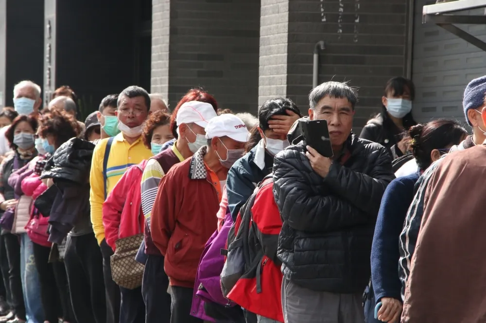 「我87歲嬤也買到」第2波口罩實名2.0更成功！　唐鳳讚團隊：你們都是明星