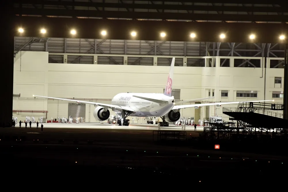 【影片】華航「類包機」抵台　153名台商旅客回家了