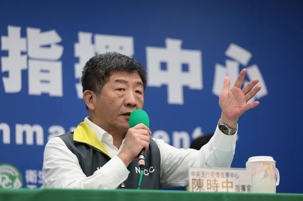 高級社區女保全的附近住戶被傳染　2人曾無口罩談話近20分鐘