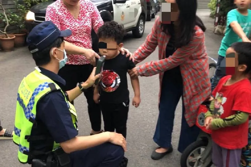 台中5歲童騎車撞上特斯拉　接受酒測吹氣