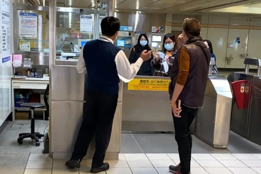 健保署員工拒戴口罩搭捷運還罵人　陳時中：會要求好好處理