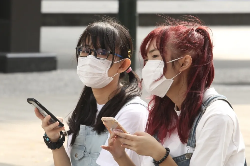 上課維持社交距離就不必戴口罩　教授包正豪：教室密閉，難要求學生固定位