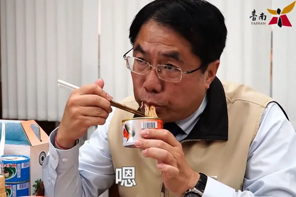 【防疫宅經濟】黃偉哲逆勢拚商機　市長級「吃播」熱炒台南網購夯品