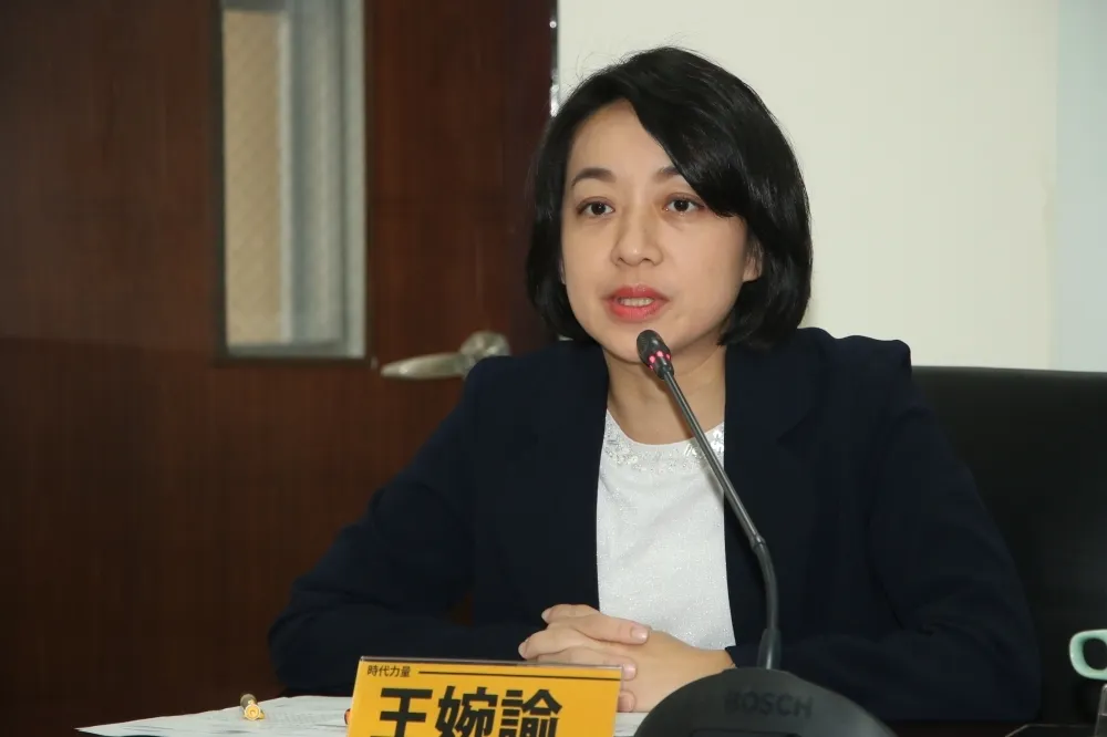王婉諭稱「藥局不可限時賣口罩、沒口罩應申請」　藥師秀公文狠打臉
