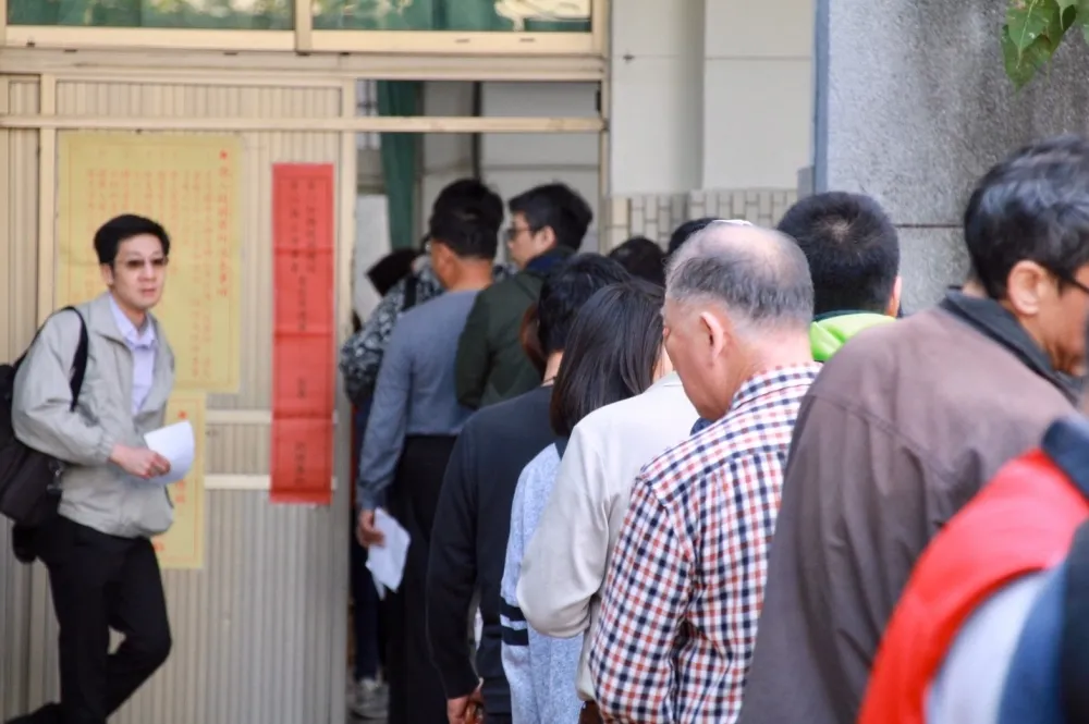 【家長免煩惱】立院三讀　6歲以下可陪同入投票所