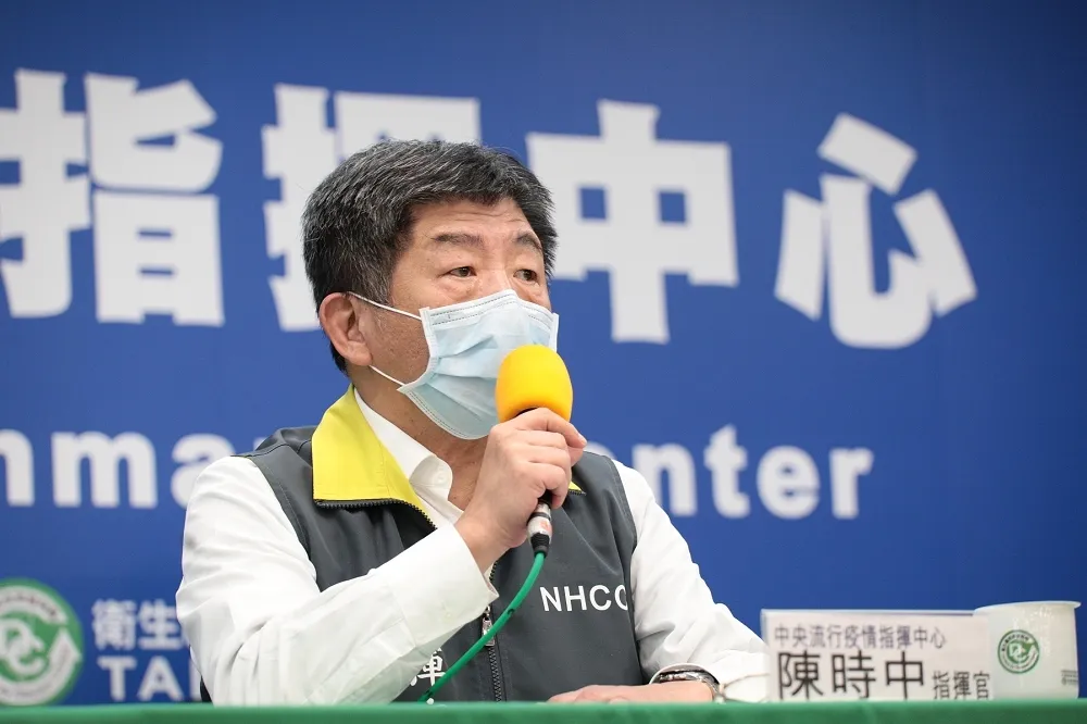 【首例軍艦群聚】新增3確診為2實習生及1軍人 　三軍艦700多人已集中檢疫