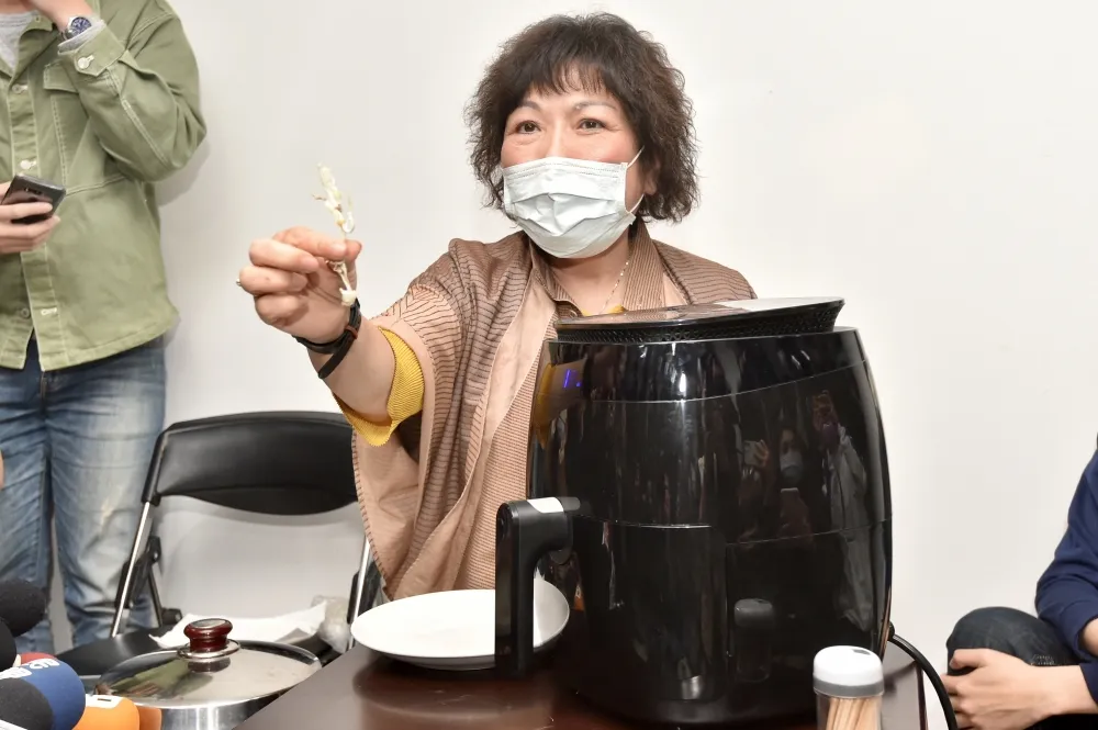 【炸口罩秀過頭】「毓火焚身」激怒藍營高層　催生考評制殺雞儆猴