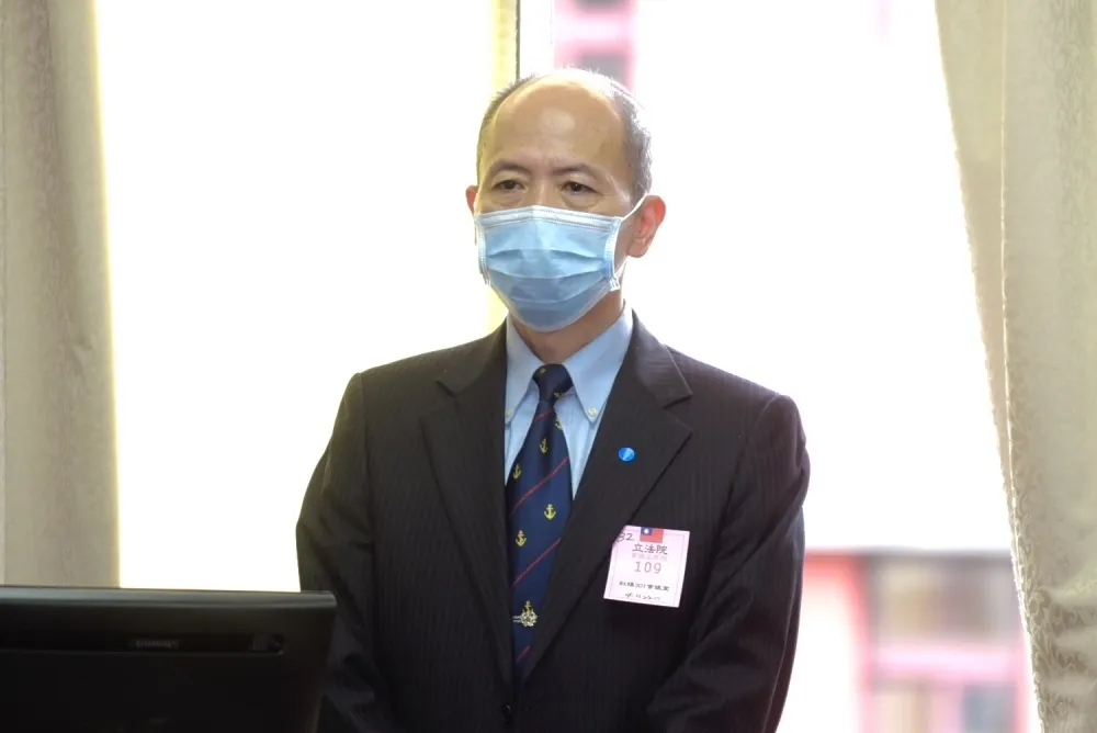 敦睦艦隊檢疫漏列嗅味覺異常　王定宇直呼：聯檢小組開天下人玩笑