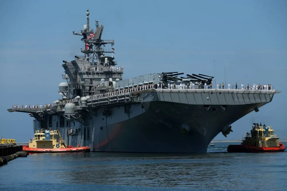 中國考察船屢次挑釁　美國證實航母、兩棲攻擊艦巡航南中國海