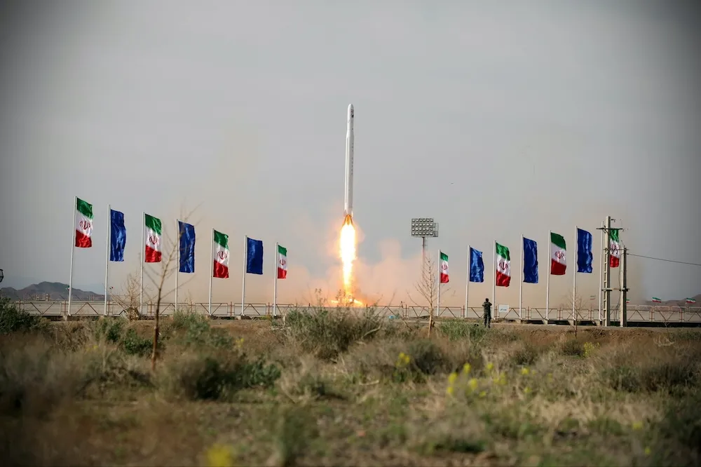 伊朗成功發射首枚軍事衛星　川普：美軍若遭騷擾，直接反擊摧毀