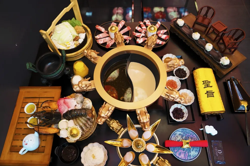 【影片】超浮誇『黑糖珍珠奶茶鍋』！幸福堂全新品牌「幸福金龍鍋」插旗西門町