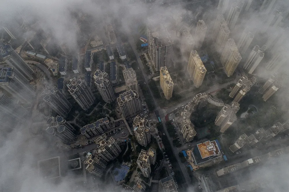 裴毅然：疫難深深辨中美